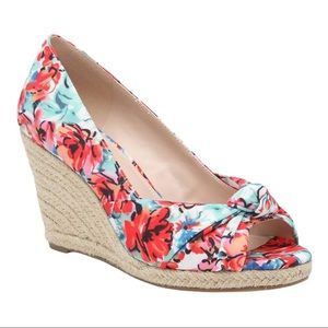 Kelly & Katie Ivala Espadrille Floral Wedge Sandals. Size 8.5.